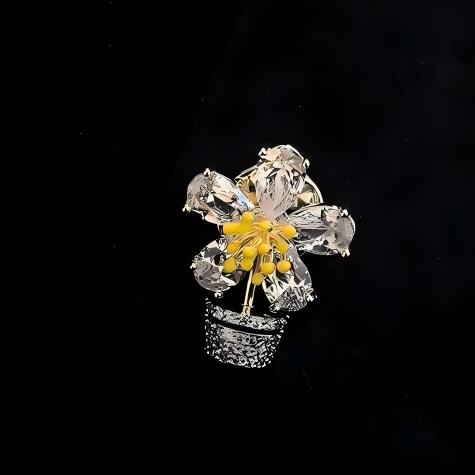 「 Petite Yellow Bloom 」Brooch