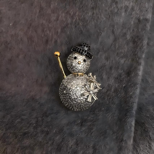 「 Snowman with a Crooked Hat 」Brooch