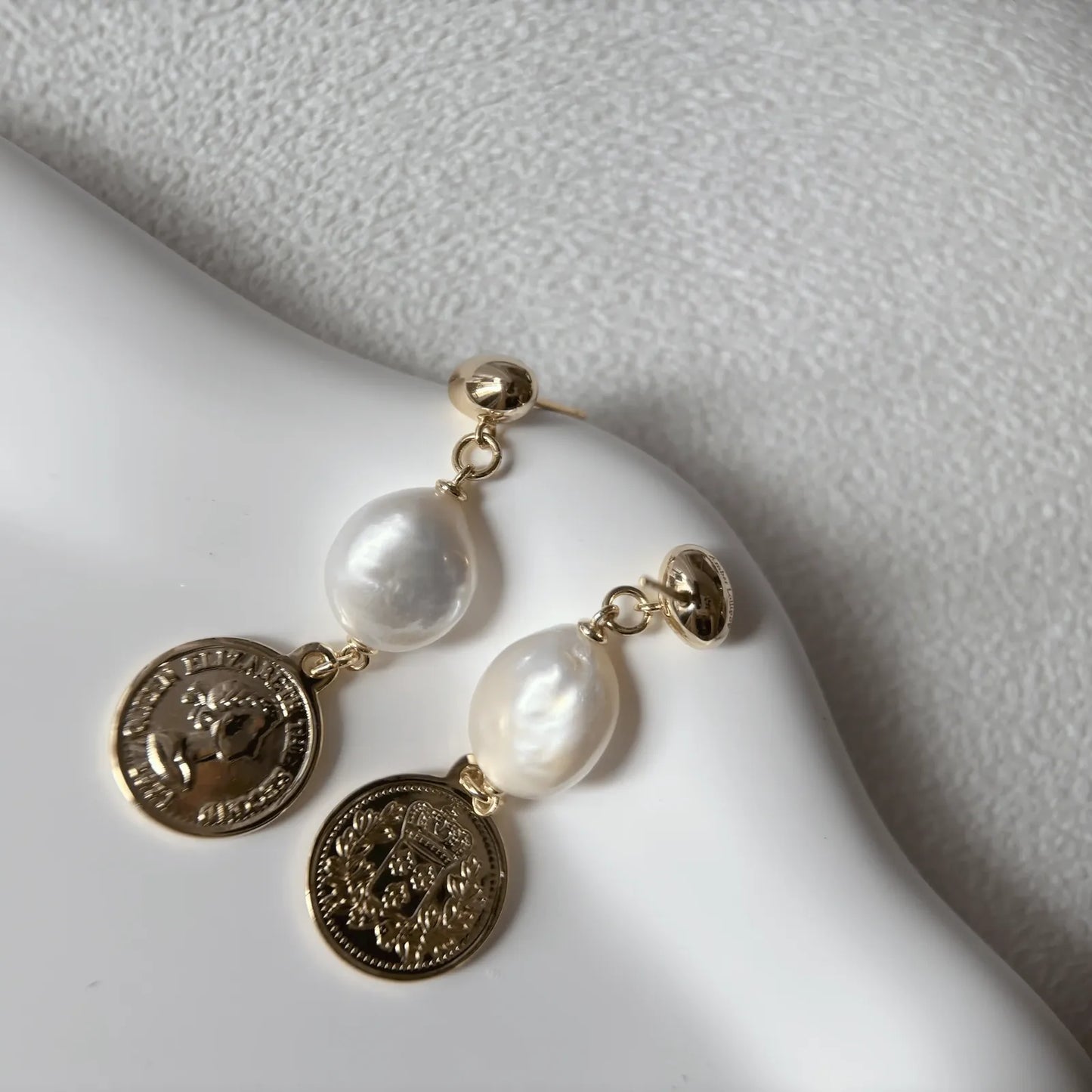 「 The Queen 」Earrings