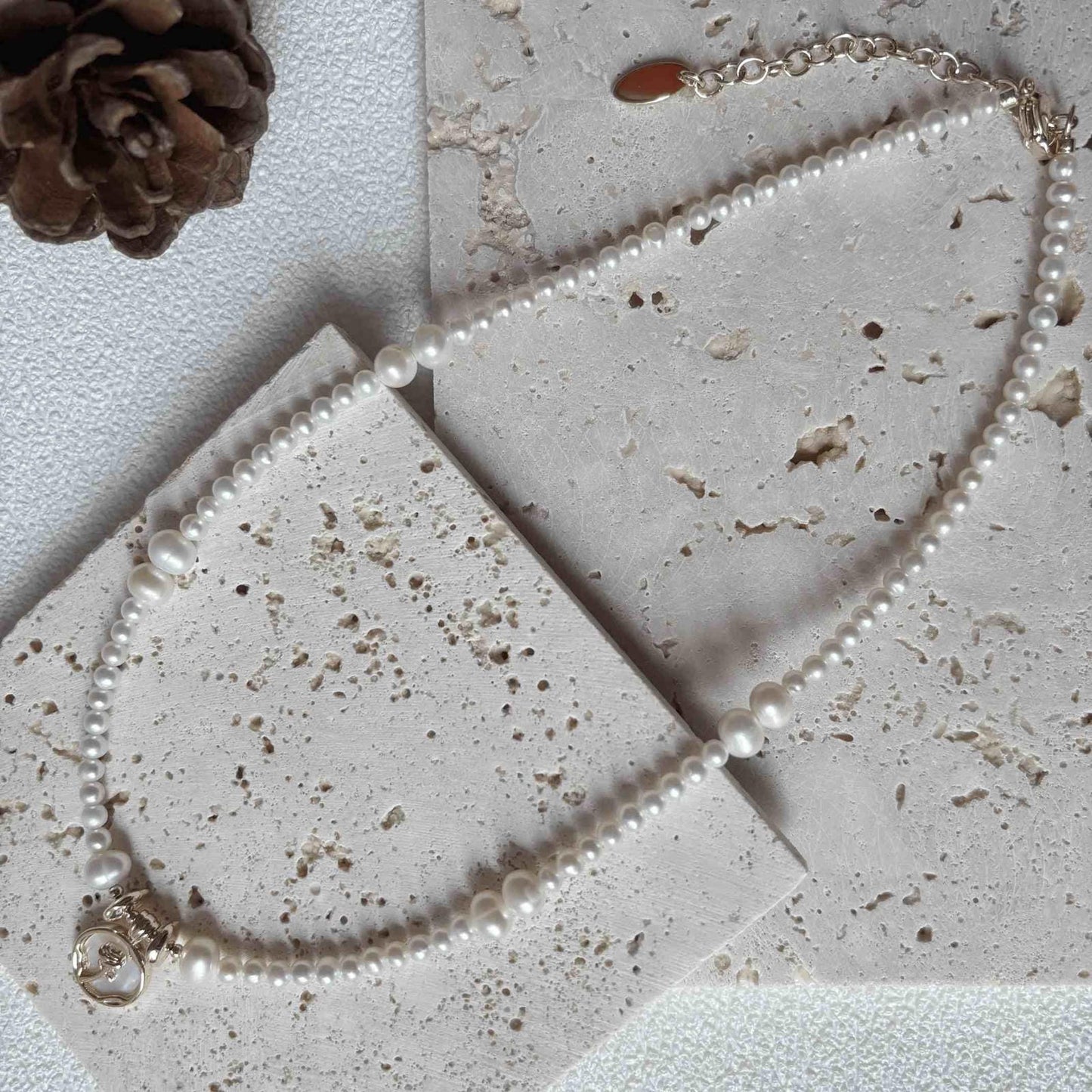 「 44 Sunsets of the Rose 」Necklace