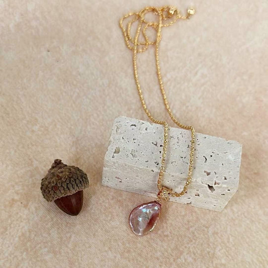 PURPLE ROBE BAROQUE PEARL NECKLACE