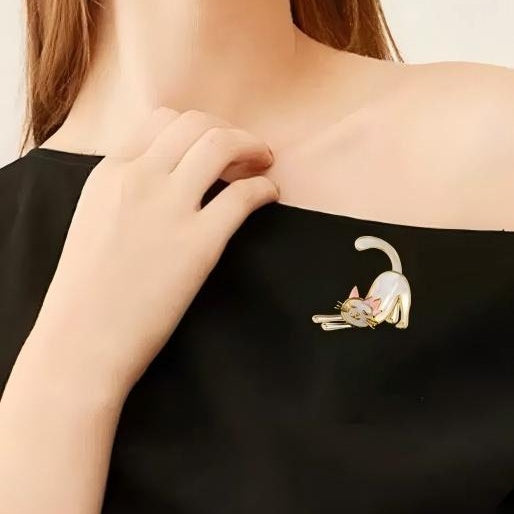 「 Stretching Cat 」Brooch