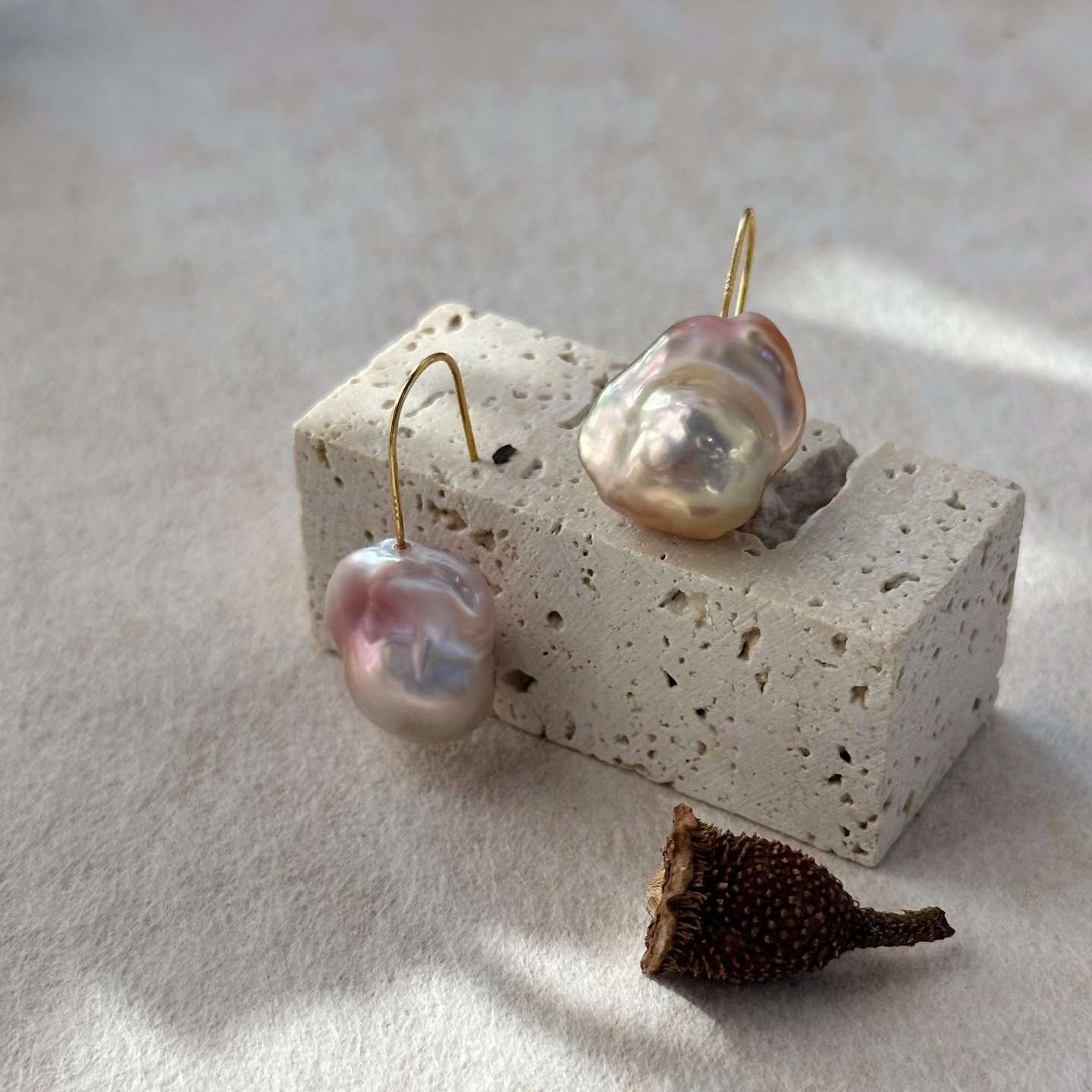 IRIDESCENT BAROQUE PEARL DROP EARRINGS