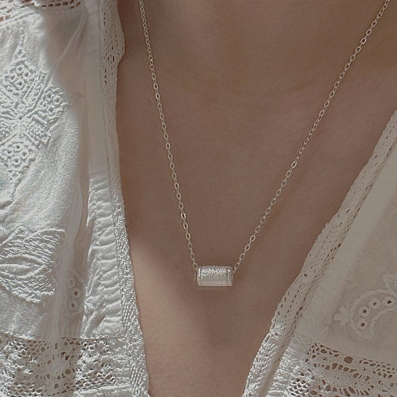 BRUSHED TEXTURE PENDANT NECKLACE