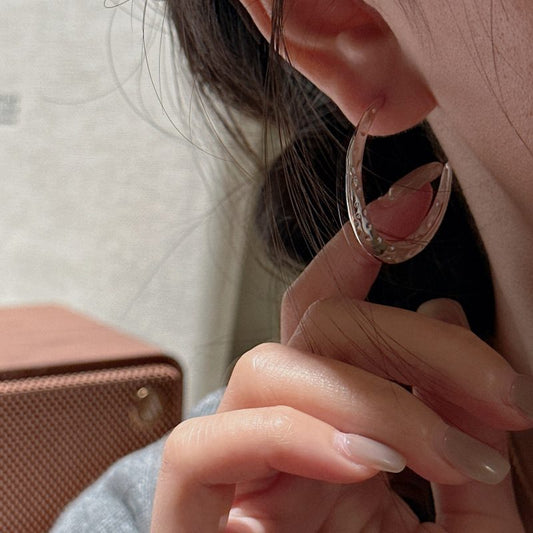 HAMMERED LARGE HOOP EARRINGS