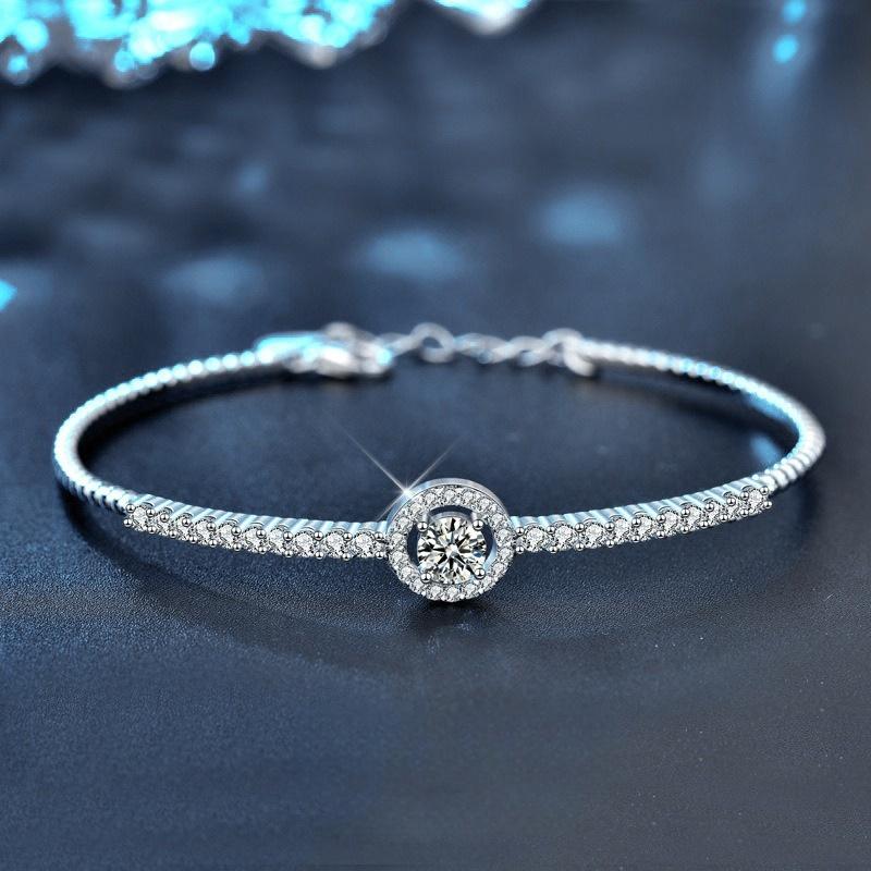 S925 Sterling Silver Bracelet with 50-point Moissanite