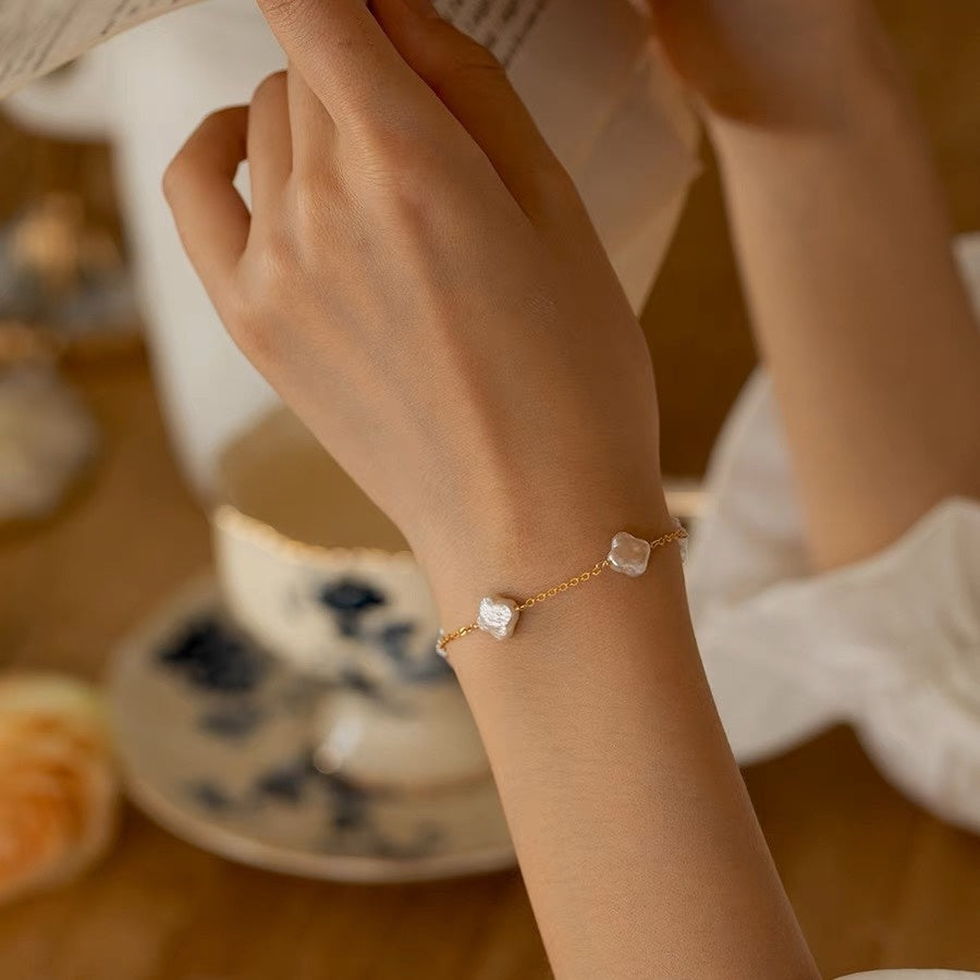 Natural Four-Leaf Clover Baroque Pearl Bracelet