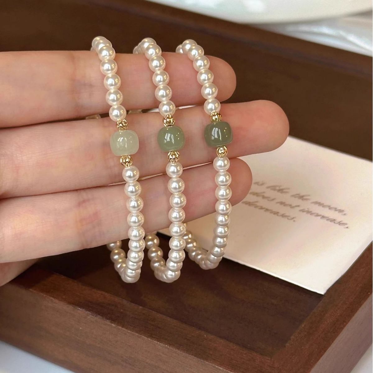 PEARL AND JADE BEAD BRACELET