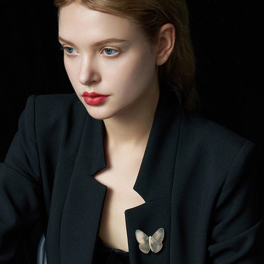 GRAY SHELL BUTTERFLY BROOCH