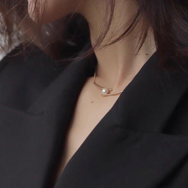 Single Freshwater Pearl Pendant Collar Necklace