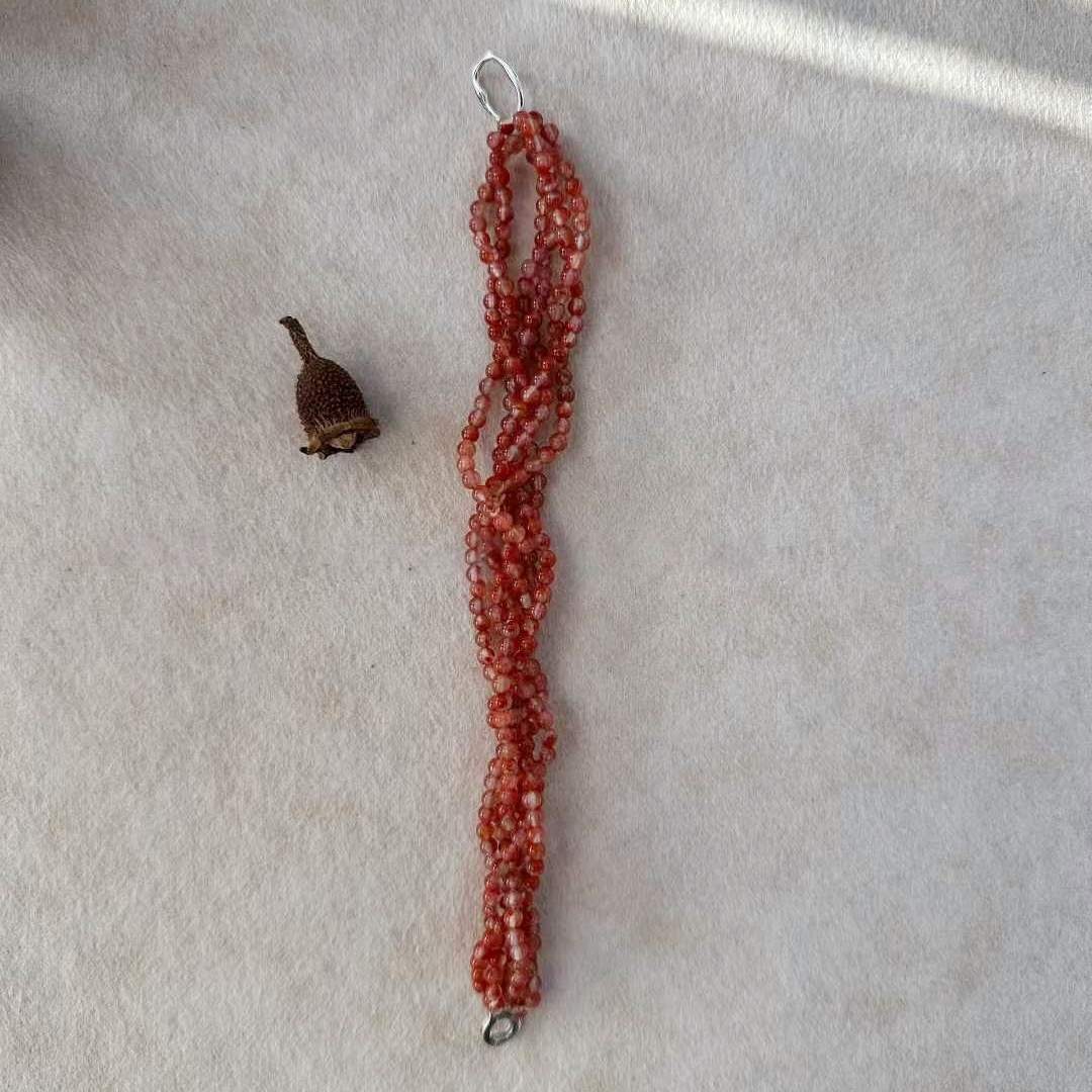 NATURAL NANHONG AGATE MULTI-STRAND BRACELET