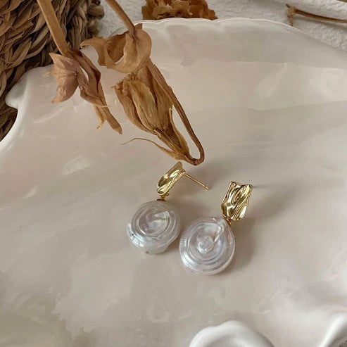 GOLDEN REVERIE BAROQUE PEARL EARRINGS