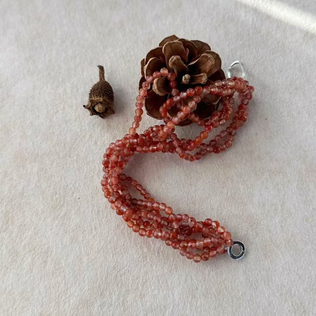 NATURAL NANHONG AGATE MULTI-STRAND BRACELET