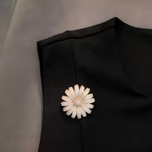 「 Daisy 」Brooch