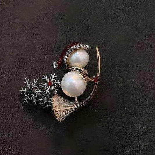 「Broom-Riding Snowman 」Brooch