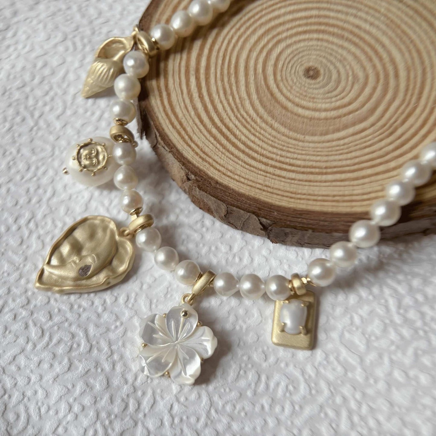 「 In the Wild 」Pearl Necklace