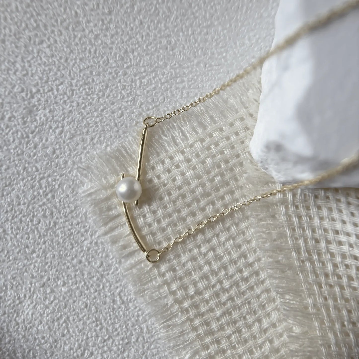 Single Freshwater Pearl Pendant Collar Necklace