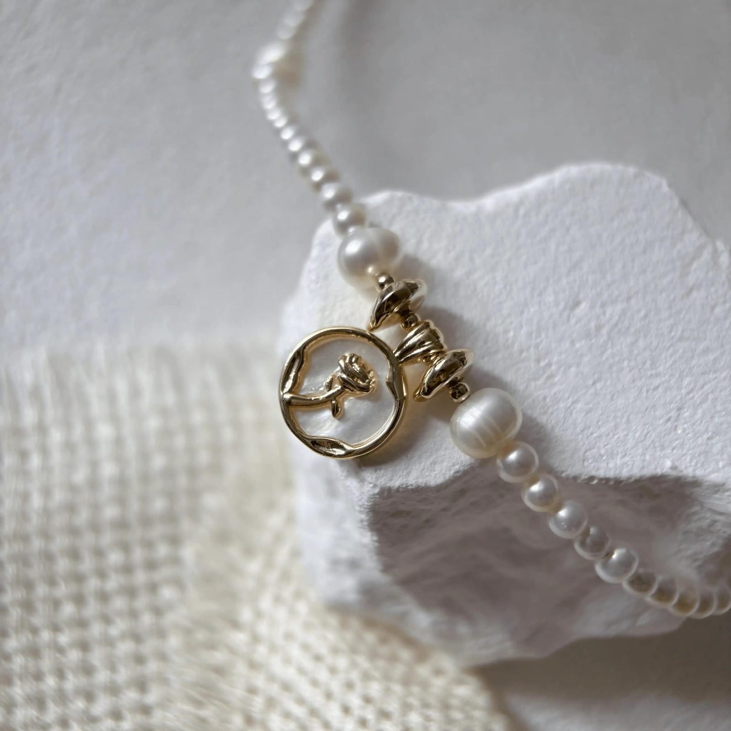 「 44 Sunsets of the Rose 」Necklace