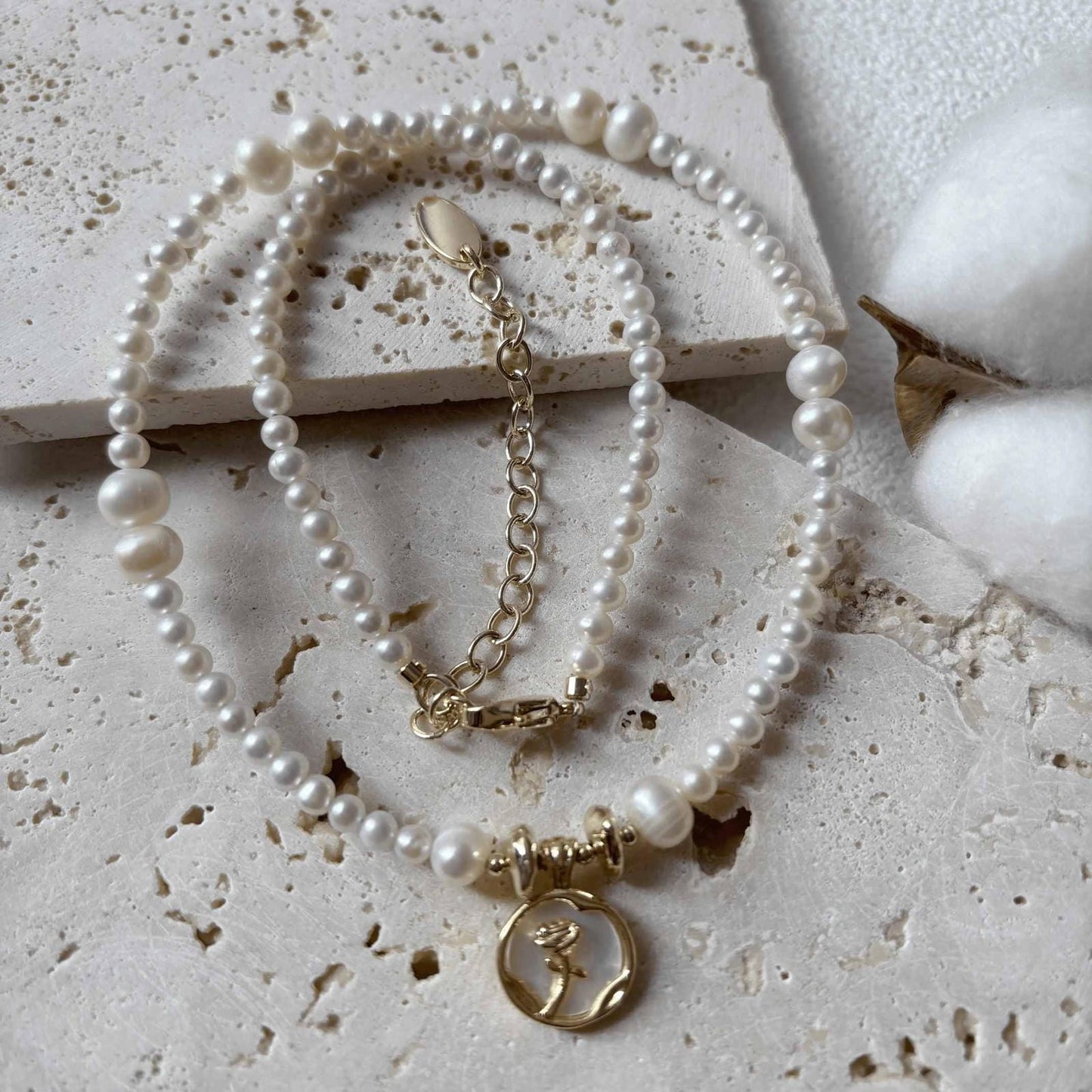 「 44 Sunsets of the Rose 」Necklace