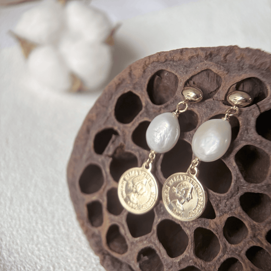 「 The Queen 」Earrings