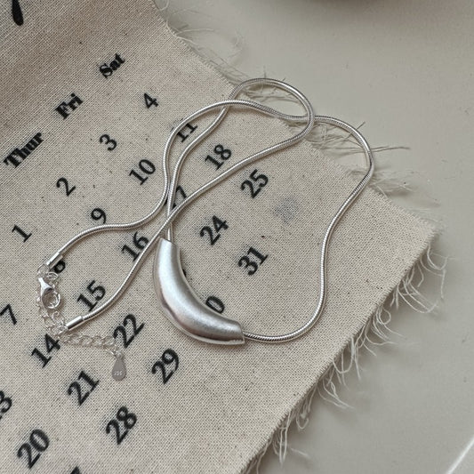 S925 Sterling Silver Arc-Shaped Smile Pendant Necklace