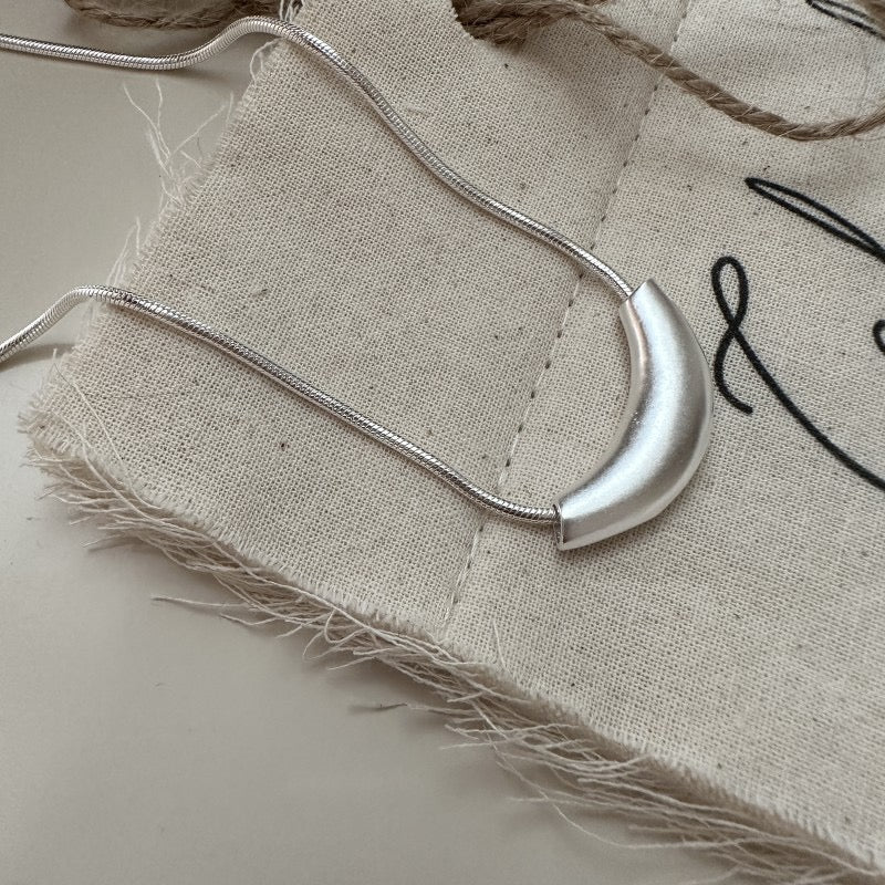 S925 Sterling Silver Arc-Shaped Smile Pendant Necklace