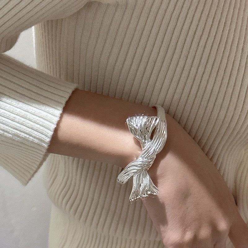 S925 Sterling Silver Oversized Bow Bangle