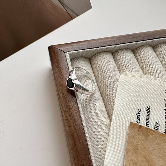 S925 Sterling Silver Black Heart-shaped Ring