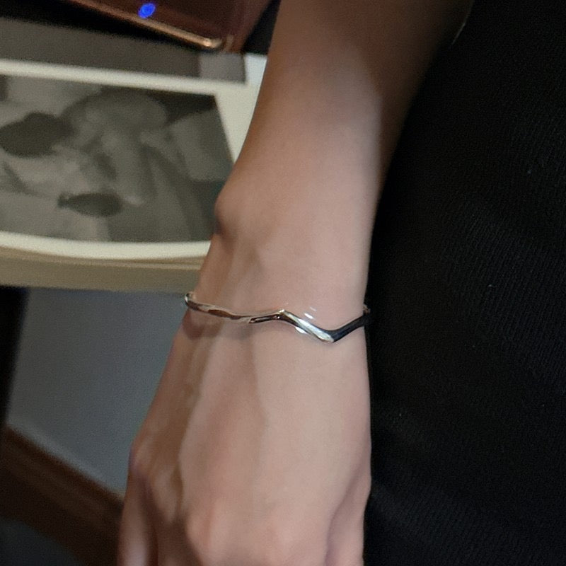 S925 Sterling Silver Smooth Wavy Bangle