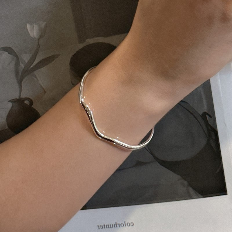 S925 Sterling Silver Smooth Wavy Bangle