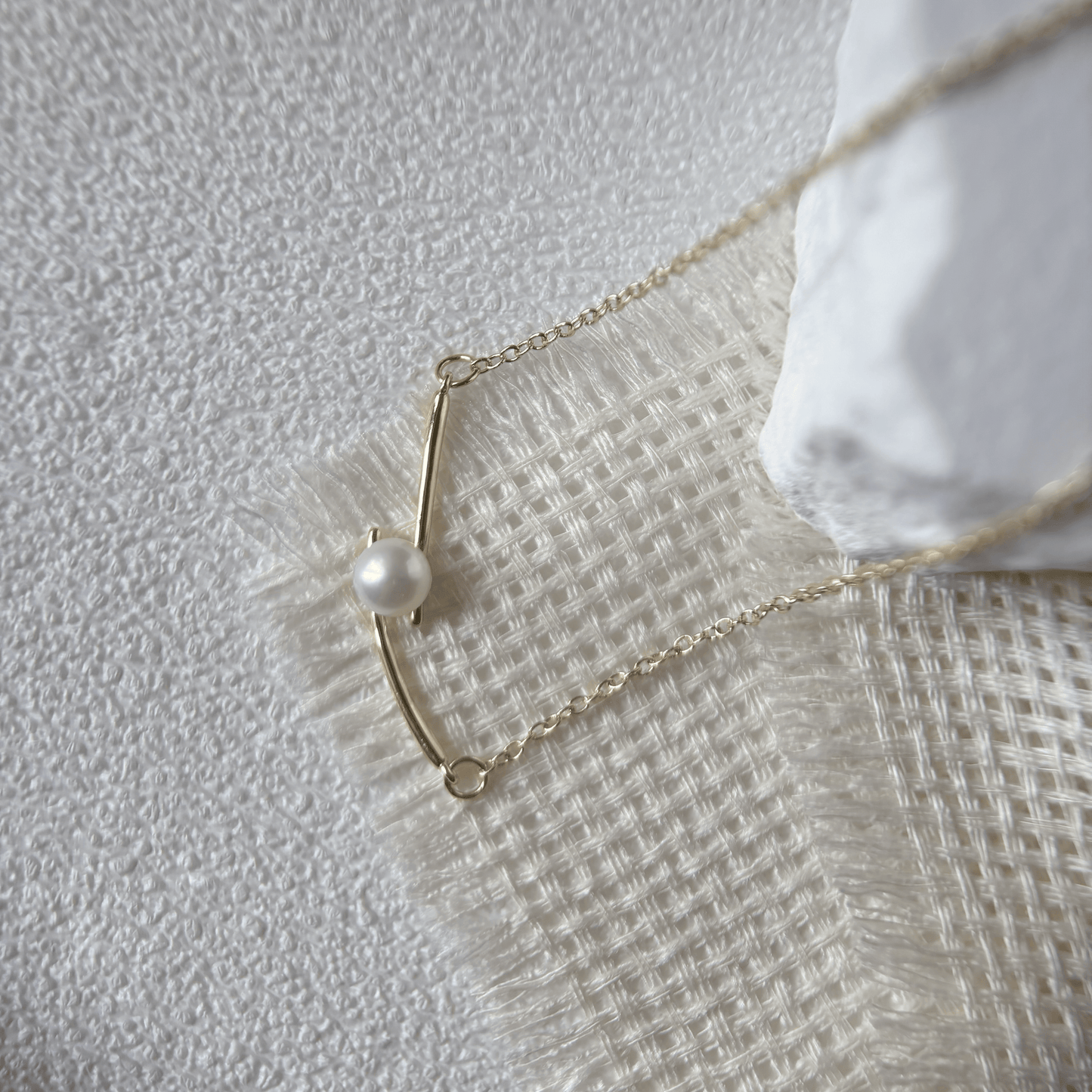 Single Freshwater Pearl Pendant Collar Necklace