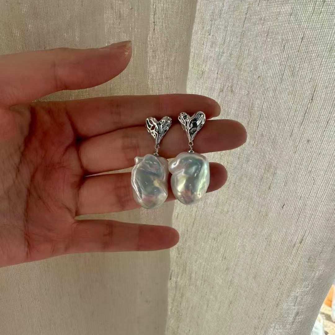 HEART LARGE BAROQUE EARRINGS