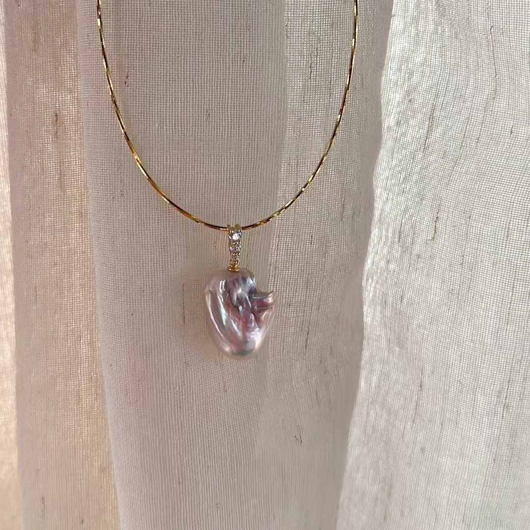 FAIRY PINK LARGE BAROQUE PENDANT NECKLACE