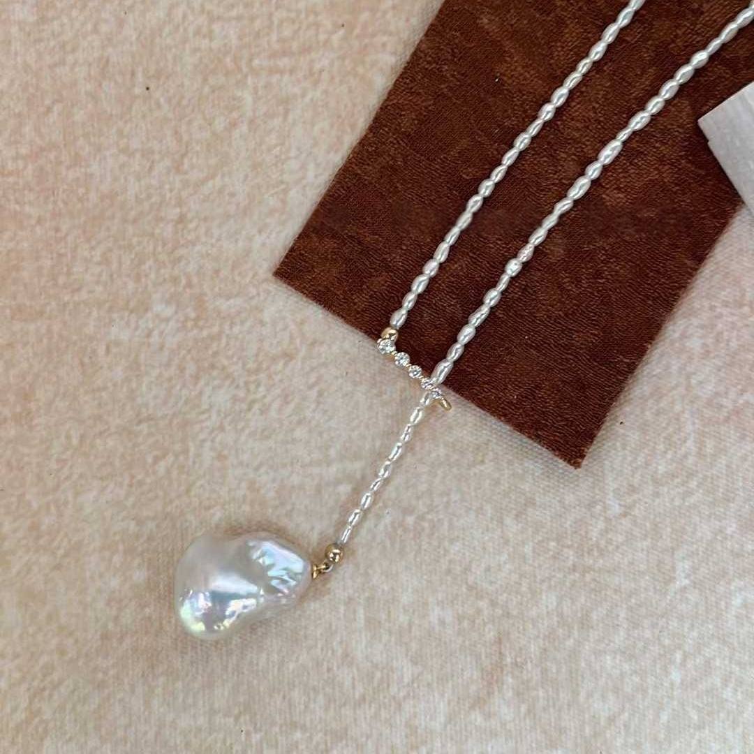 LARGE BAROQUE PENDANT Y-SHAPED NECKLACE