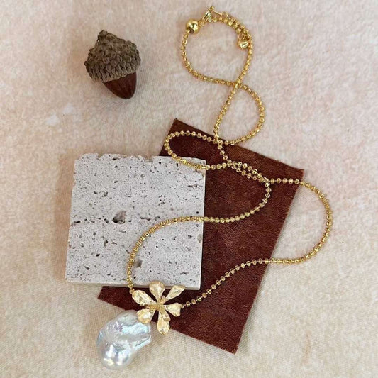 GOLDEN FLOWER LARGE BAROQUE PENDANT NECKLACE