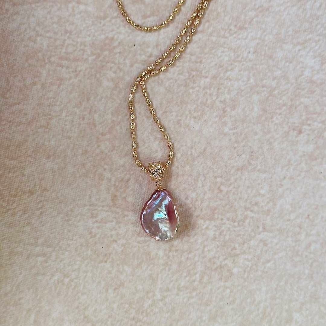 PURPLE ROBE BAROQUE PEARL NECKLACE