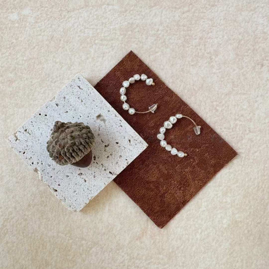 TYPE C PEARL EARRINGS