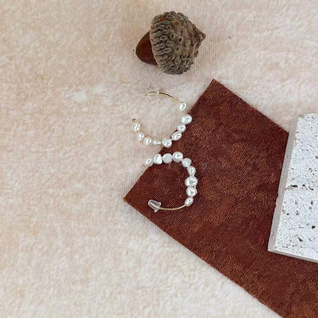 TYPE C PEARL EARRINGS