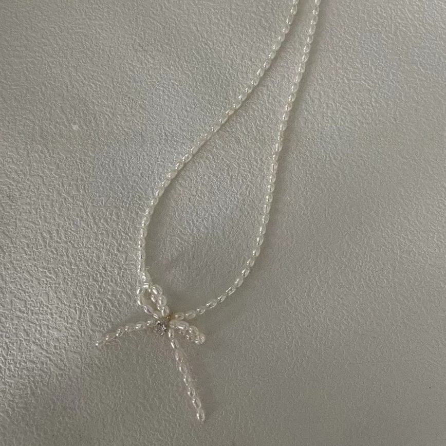 BOW GRADUATED PEARL NECKLACE