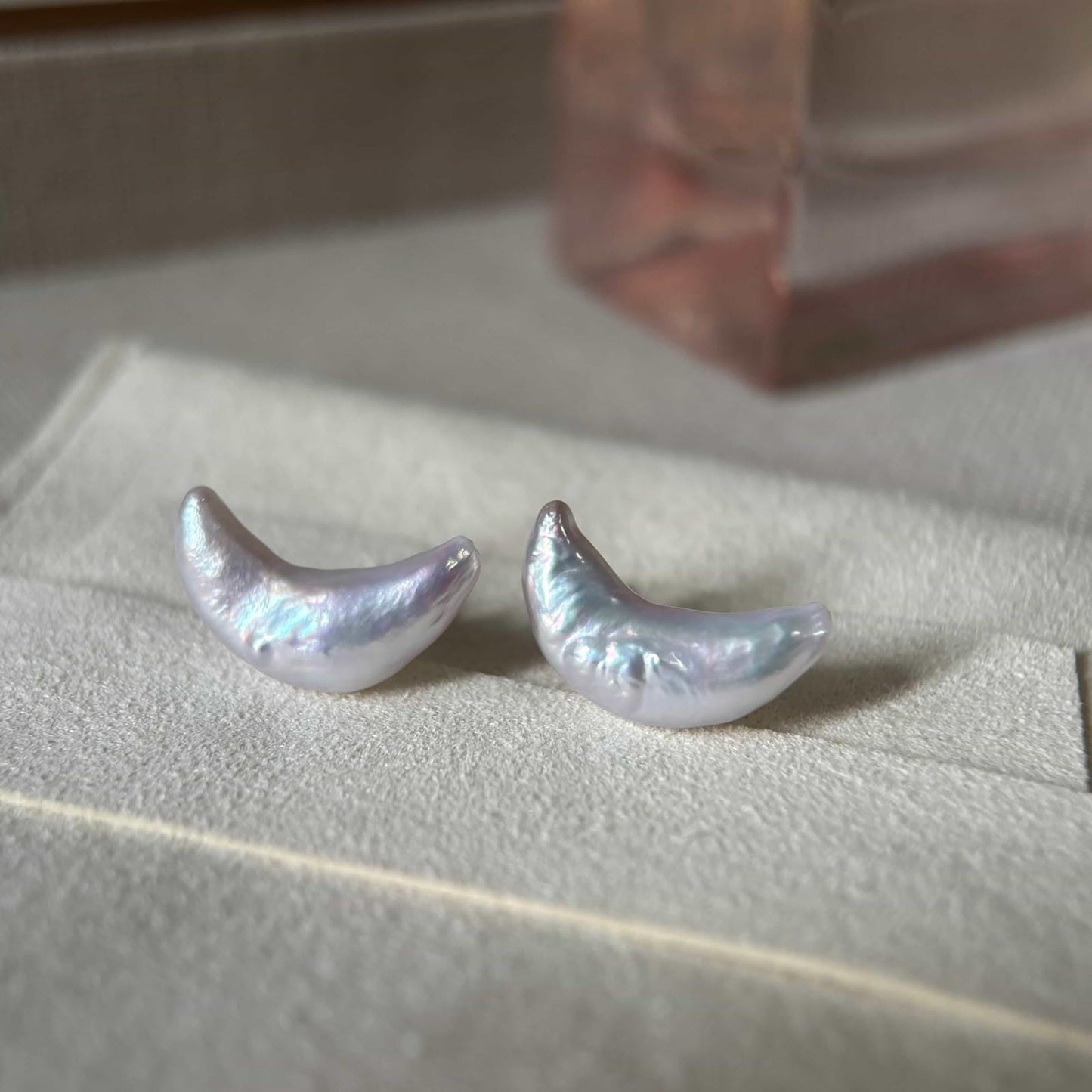 「 Crescent Whisper 」Earrings