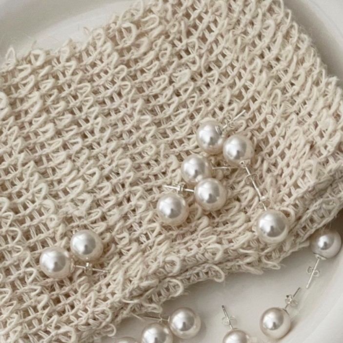 SMALL BULB PEARL EARRINGS