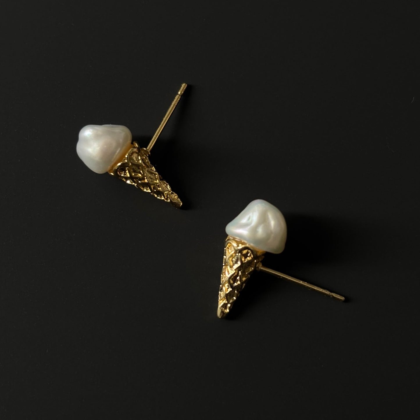 ICE CREAM CONE PEARL STUD EARRINGS