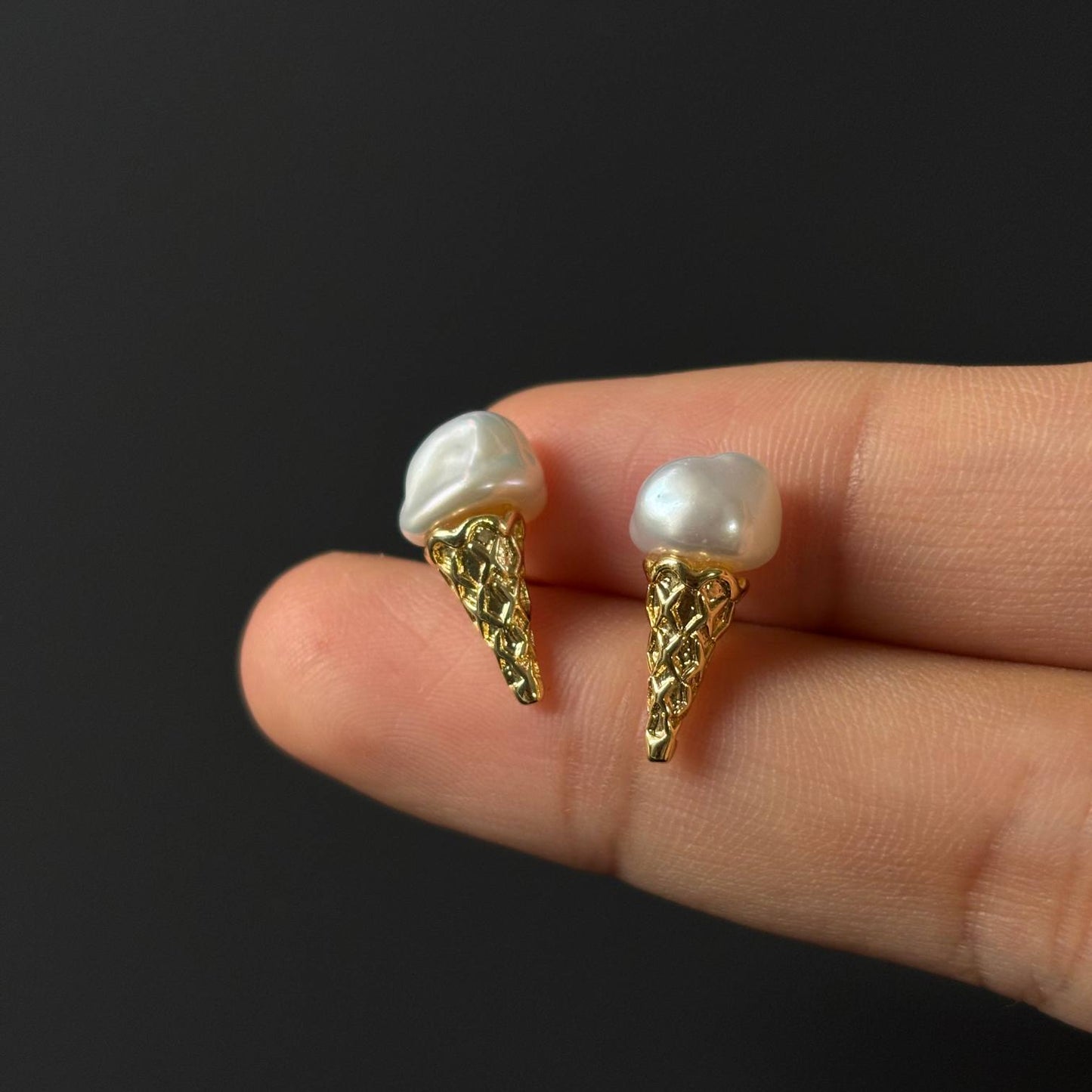 ICE CREAM CONE PEARL STUD EARRINGS