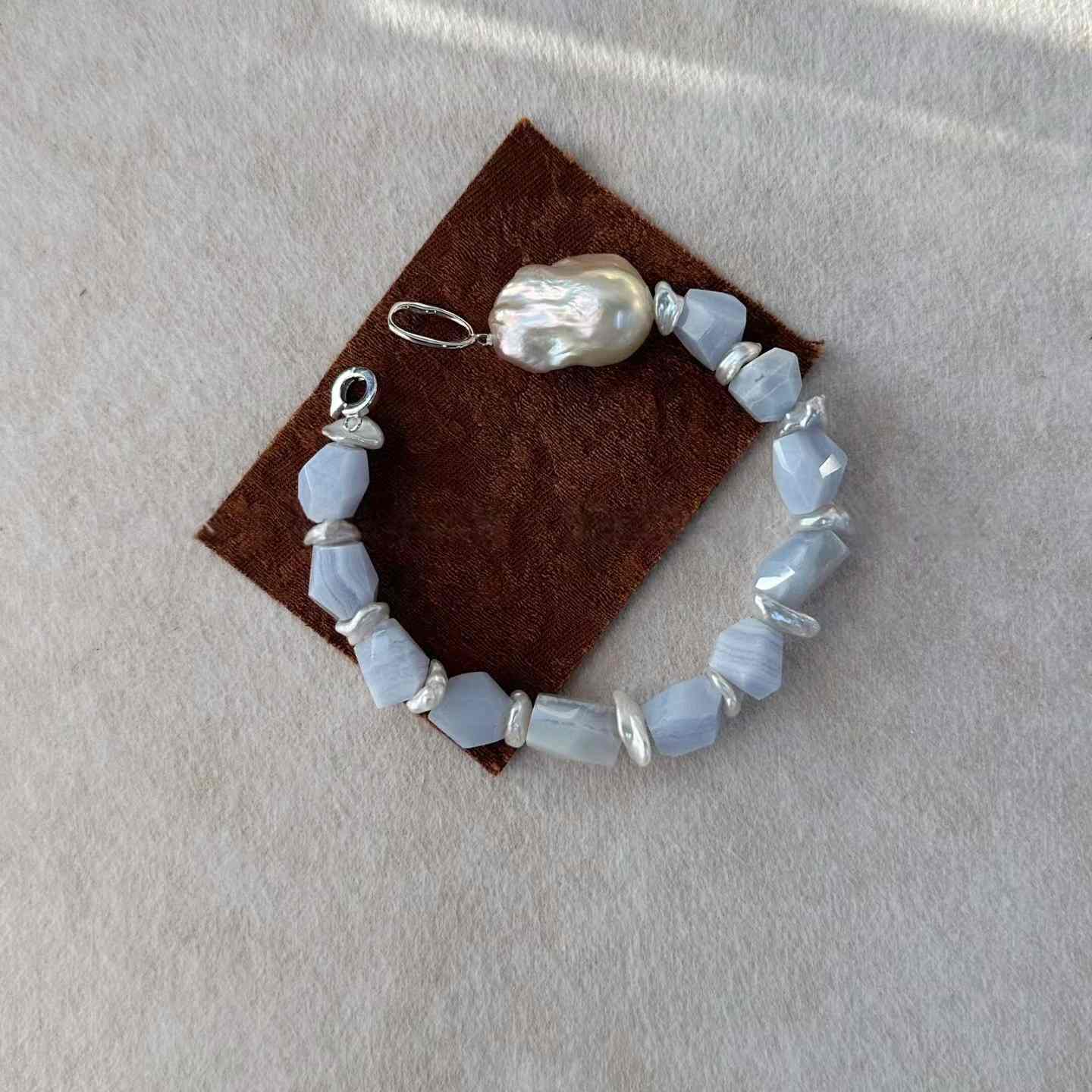 NATURAL BLUE LACE AGATE PEARL BRACELET