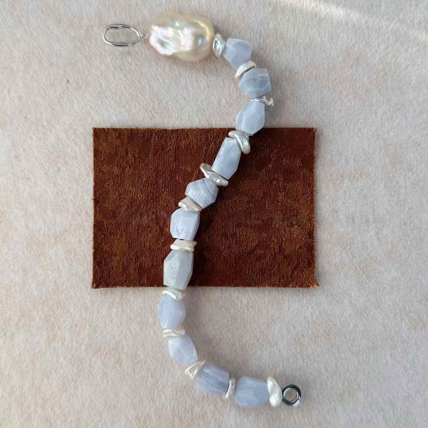 NATURAL BLUE LACE AGATE PEARL BRACELET