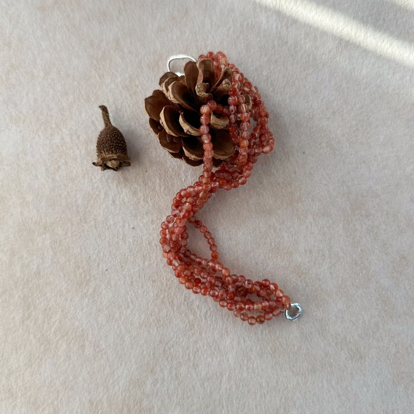 NATURAL NANHONG AGATE MULTI-STRAND BRACELET
