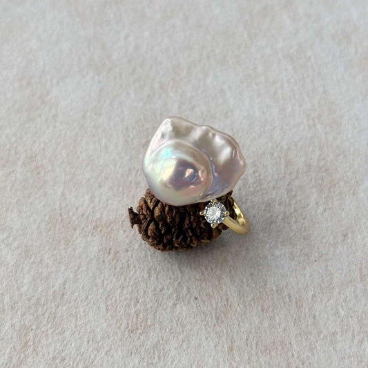 VENUS BY THE MOON RING