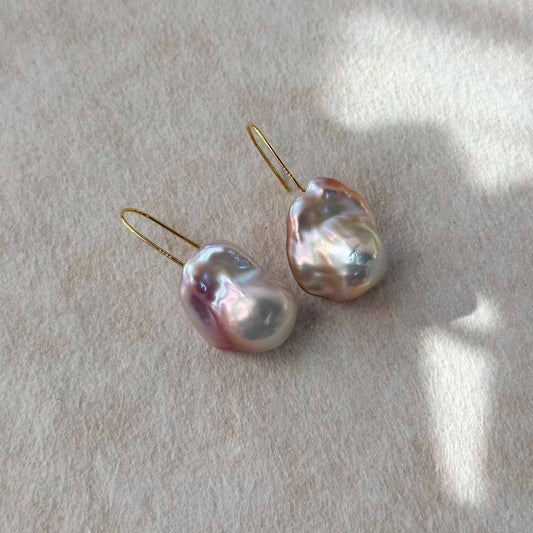 IRIDESCENT BAROQUE PEARL DROP EARRINGS