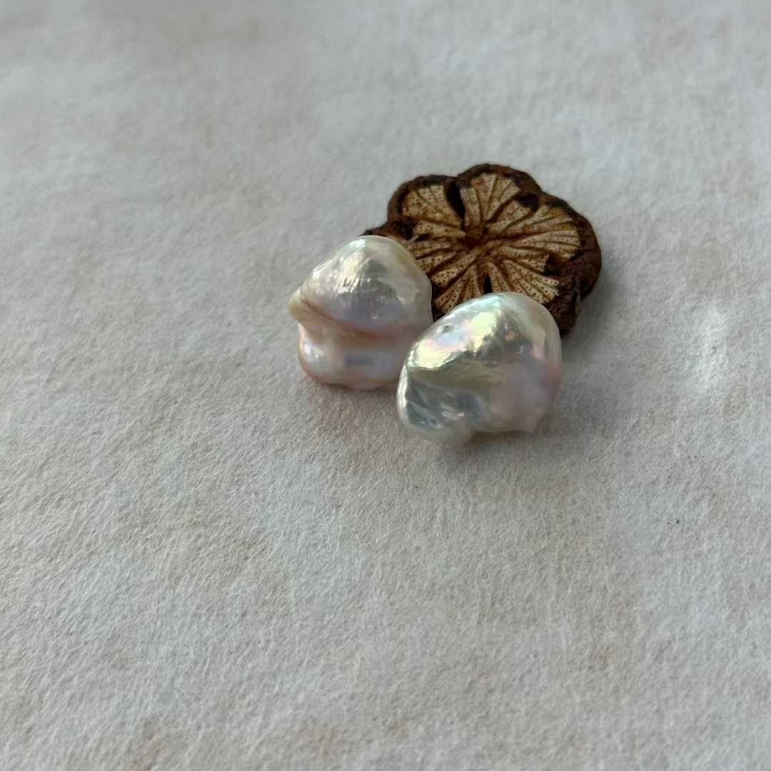PINK BAROQUE PEARL STUD EARRINGS