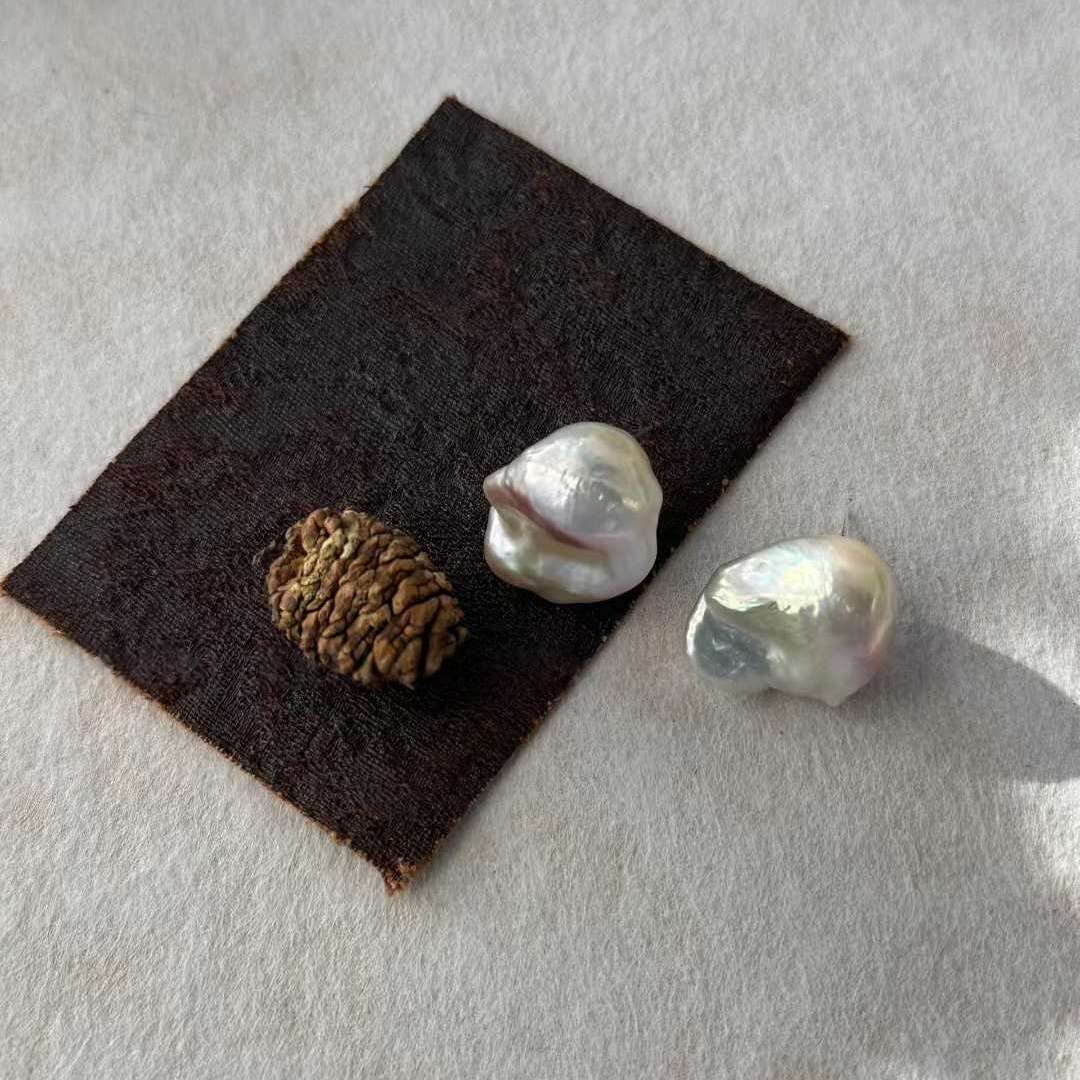 PINK BAROQUE PEARL STUD EARRINGS